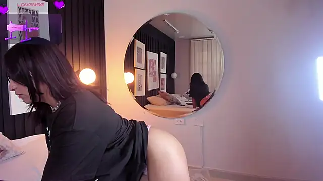 Manelyk evanss  online show from 15, 2, 2026