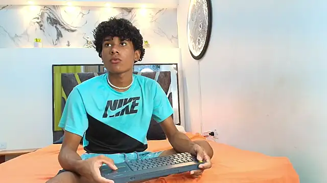 LONDON BOYS1 online show from 15, 10, 2025