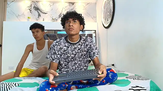 LONDON BOYS1 online show from 19, 10, 2025