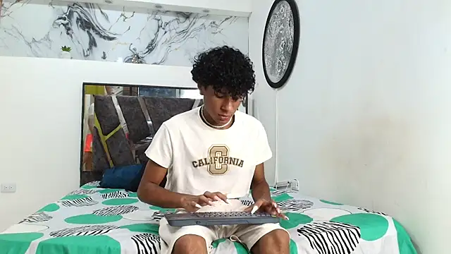 LONDON BOYS1 online show from 24, 10, 2025