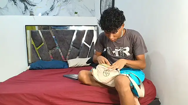 LONDON BOYS1 online show from 3, 11, 2025