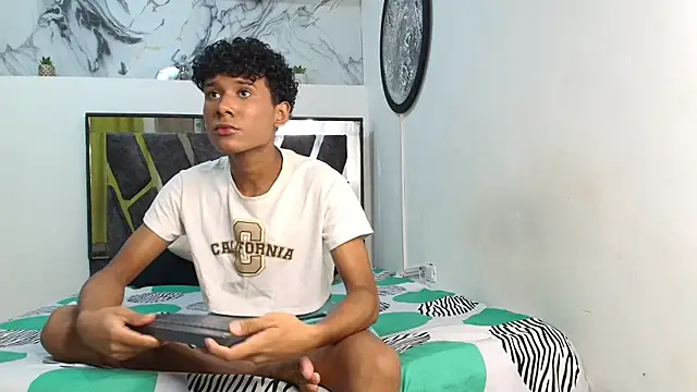 LONDON BOYS1 online show from 26, 11, 2025