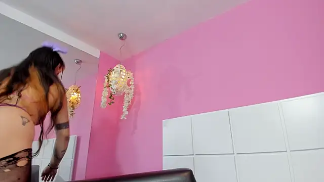 Snapshot of Lizzypink1 chatting on 3, 10, 2025 Lizzypink1 online show from 3, 10, 2025