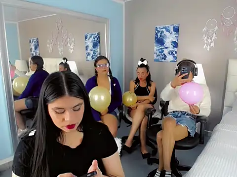 Snapshot of Perla_vonrose chatting on 13, 9, 2025 Perla vonrose online show from 13, 9, 2025