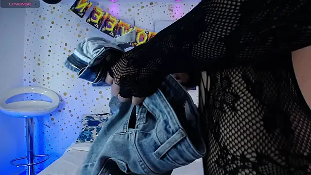 Emily Vaughan online show from 21, 10, 2025