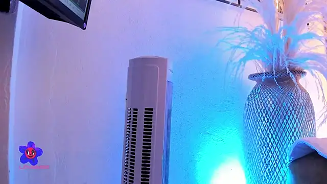 ArianaSantana online show from 11, 11, 2025