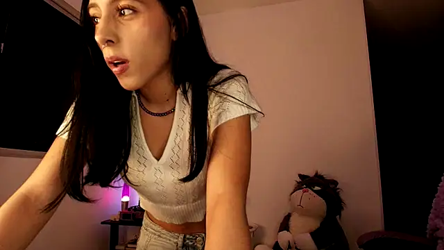 Snapshot of violethun_ chatting on 11, 10, 2025 violethun online show from 11, 10, 2025
