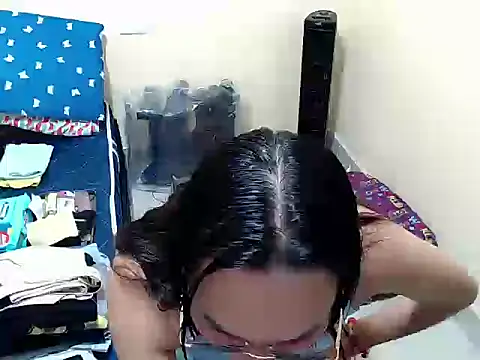 Snapshot of missblu chatting on 8, 11, 2025 missblu online show from 8, 11, 2025