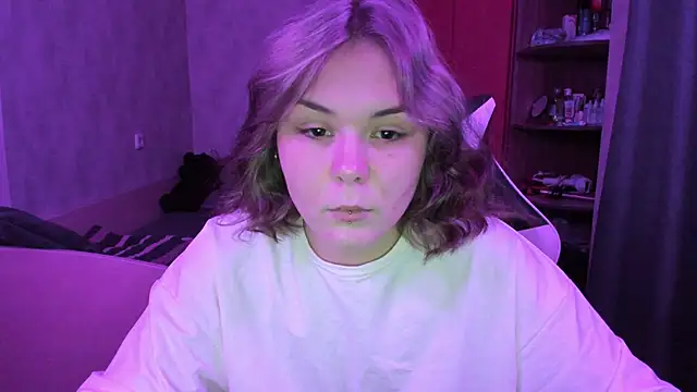 Snapshot of Sophi_gi chatting on 18, 10, 2025 Sophi gi online show from 18, 10, 2025
