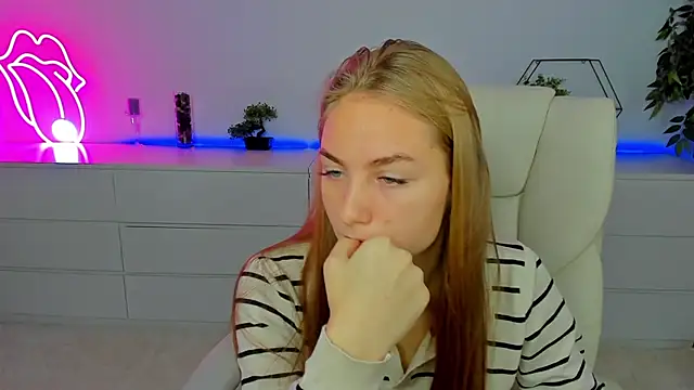 MilaAddams online show from 9, 10, 2025