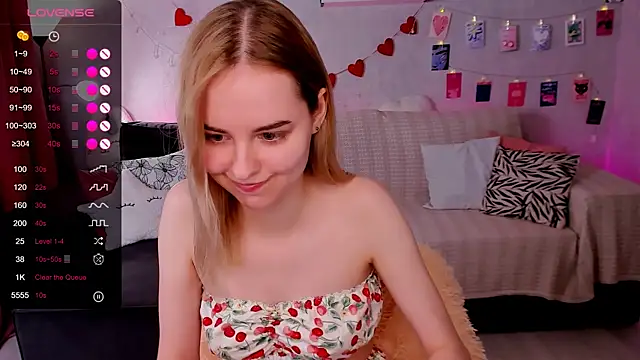 Snapshot of LillianShine chatting on 18, 6, 2026 LillianShine online show from 18, 6, 2026