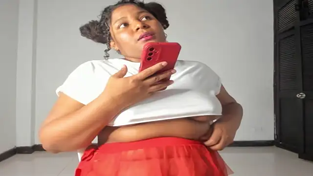 CAROLINNAGOMEZ online show from 7, 11, 2025