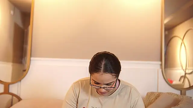 Tayler Kim online show from 11, 10, 2025