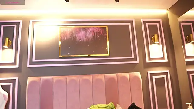 Tayler Kim online show from 9, 11, 2025