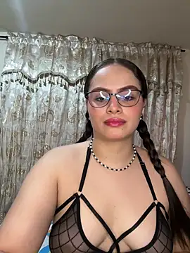 Tayler Kim online show from 17, 5, 2026