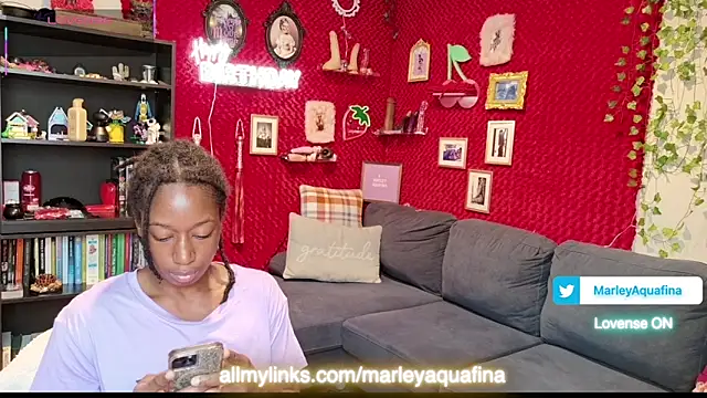 Snapshot of MarleyAquafina chatting on 22, 9, 2025 MarleyAquafina online show from 22, 9, 2025