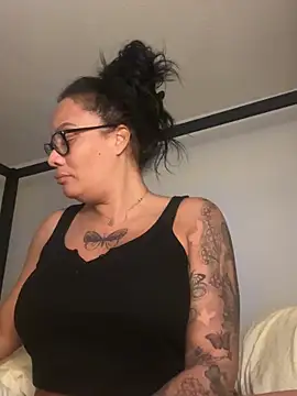 Snapshot of sugarsweetie8000 chatting on 23, 9, 2025 sugarsweetie8000 online show from 23, 9, 2025