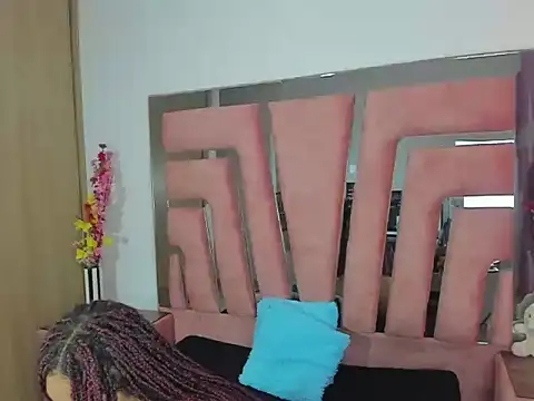 MaraKarly online show from 8, 9, 2025