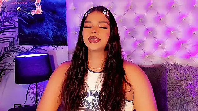 Snapshot of Valeria_Swett_ chatting on 11, 7, 2026 Valeria Swett online show from 11, 7, 2026
