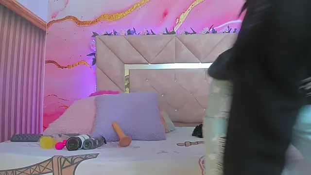 Taylor oriana  online show from 27, 10, 2025