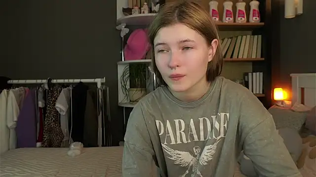 LynHillaire online show from 9, 2, 2026