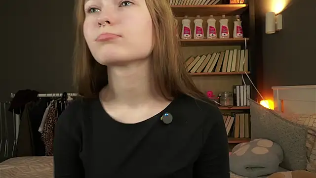 LynHillaire online show from 14, 2, 2026