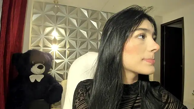 Snapshot of zoerouse_ chatting on 1, 12, 2025 zoerouse online show from 1, 12, 2025