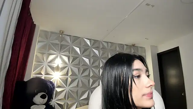 Snapshot of zoerouse_ chatting on 2, 12, 2025 zoerouse online show from 2, 12, 2025