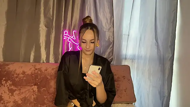 Snapshot of Hailey__juice chatting on 17, 9, 2025 Hailey juice online show from 17, 9, 2025