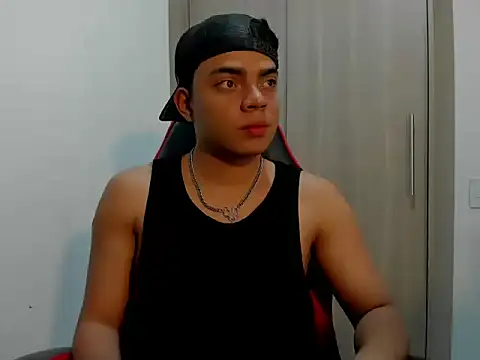 Snapshot of Axel-Latin-Boy chatting on 25, 9, 2025 Axel-Latin-Boy online show from 25, 9, 2025