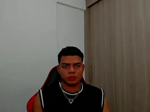 Snapshot of Axel-Latin-Boy chatting on 26, 9, 2025 Axel-Latin-Boy online show from 26, 9, 2025