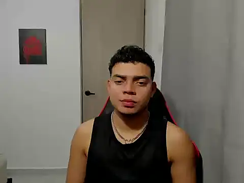Snapshot of Axel-Latin-Boy chatting on 18, 10, 2025 Axel-Latin-Boy online show from 18, 10, 2025