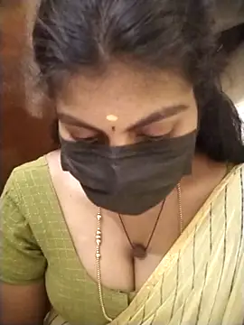 Snapshot of Nithiila chatting on 11, 5, 2026 Nithiila online show from 11, 5, 2026