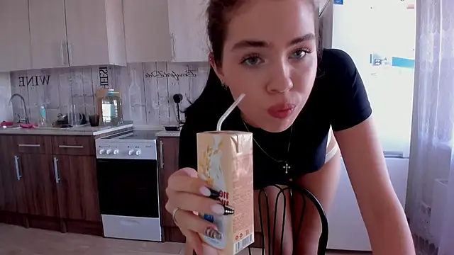 Kitty Mila online show from 10, 9, 2025