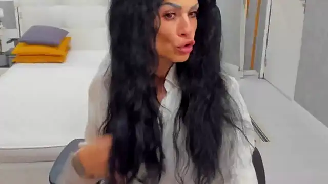 Snapshot of MarbellaRyder chatting on 11, 5, 2026 MarbellaRyder online show from 11, 5, 2026
