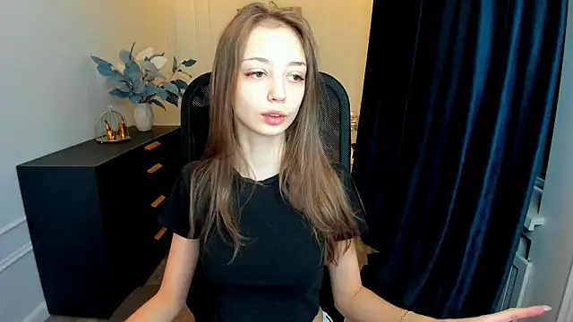 Snapshot of EmilyGraydis chatting on 27, 9, 2025 EmilyGraydis online show from 27, 9, 2025