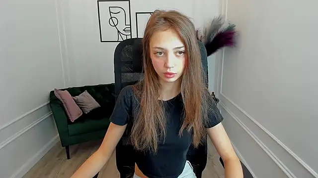 Snapshot of EmilyGraydis chatting on 9, 10, 2025 EmilyGraydis online show from 9, 10, 2025
