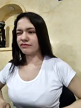 Snapshot of CHARLOTTE__05 chatting on 4, 10, 2025 CHARLOTTE 05 online show from 4, 10, 2025