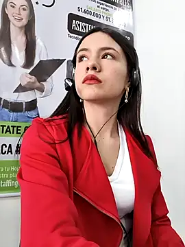 Snapshot of CHARLOTTE__05 chatting on 6, 11, 2025 CHARLOTTE 05 online show from 6, 11, 2025