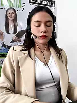 Snapshot of CHARLOTTE__05 chatting on 10, 11, 2025 CHARLOTTE 05 online show from 10, 11, 2025