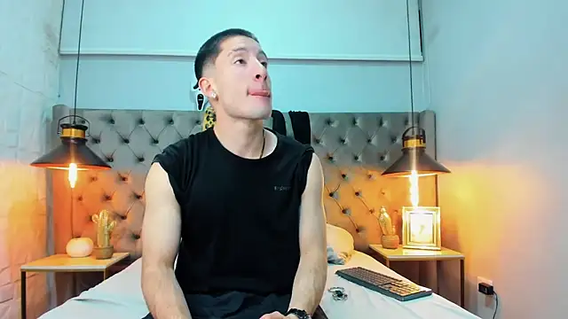 HunterHeat  online show from 3, 10, 2025