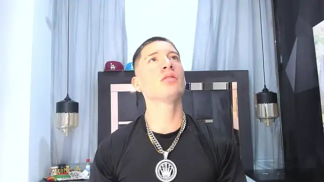 HunterHeat  online show from 8, 4, 2026