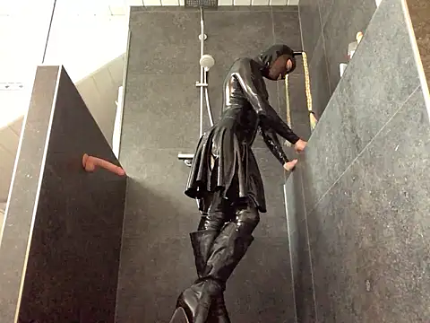 latexluisa online show from 15, 2, 2026