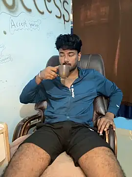 MeekBatgirl online show from 13, 11, 2025