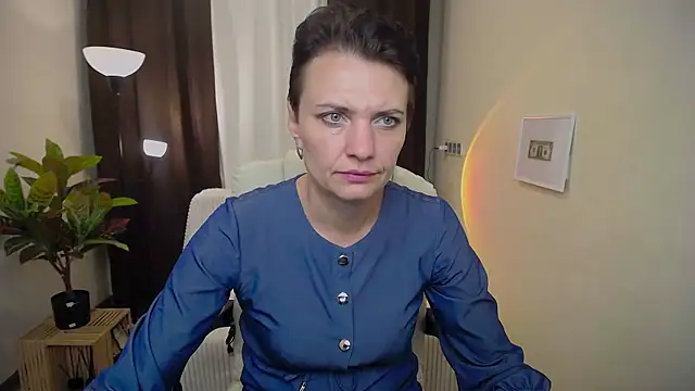 Snapshot of AvaSaturnian chatting on 12, 9, 2025 AvaSaturnian online show from 12, 9, 2025