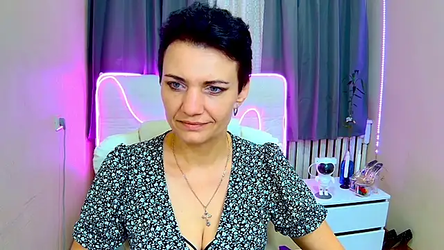 Snapshot of AvaSaturnian chatting on 14, 9, 2025 AvaSaturnian online show from 14, 9, 2025
