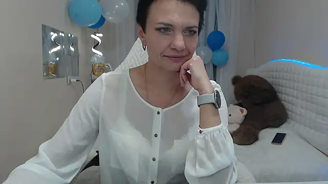 Snapshot of AvaSaturnian chatting on 28, 9, 2025 AvaSaturnian online show from 28, 9, 2025