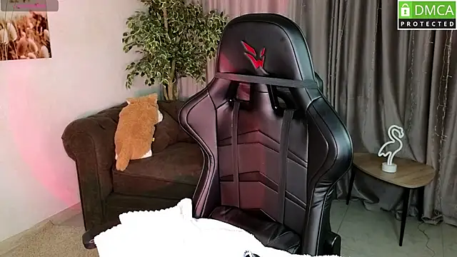 Roxy foxi online show from 14, 9, 2025