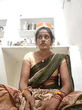 Snapshot of Nillohot chatting on 4, 10, 2025 Nillohot online show from 4, 10, 2025