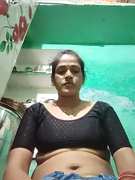 Snapshot of Nillohot chatting on 7, 10, 2025 Nillohot online show from 7, 10, 2025